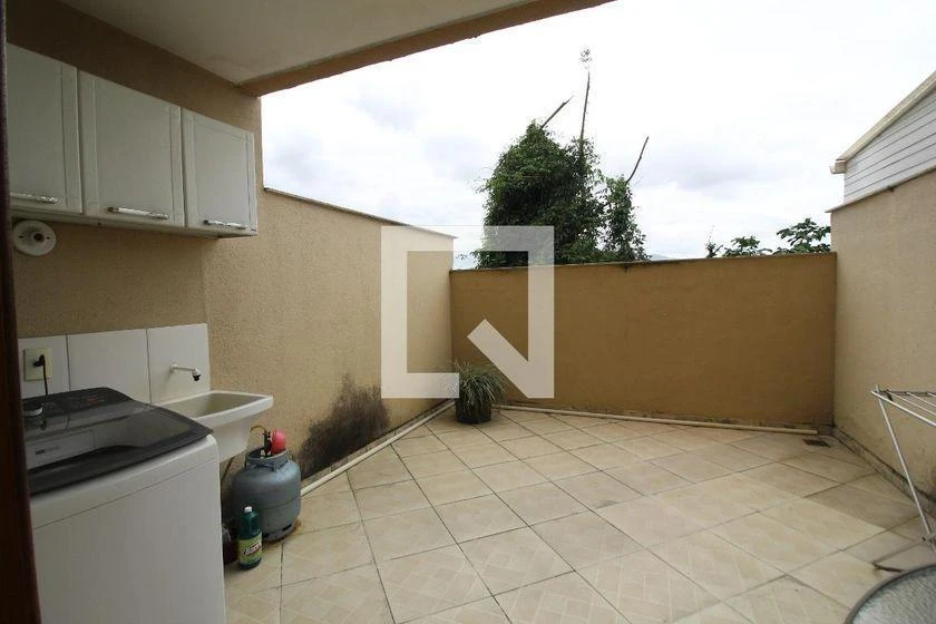 200 m² apartment with 3 en-suite bedrooms and balcony — photo 8