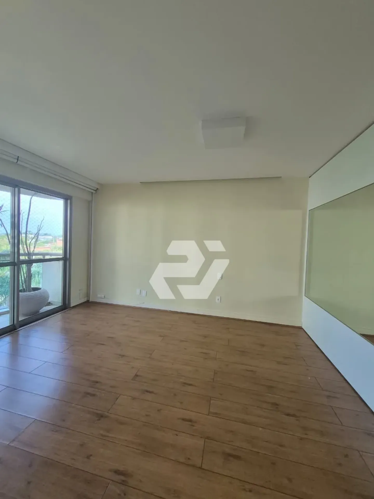 Apartment with 4 en-suite bedrooms and private garden — photo 32
