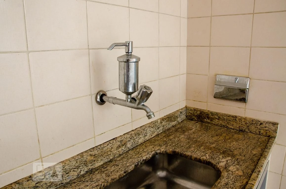2-bedroom apartment with separate kitchen and gas stove — photo 9