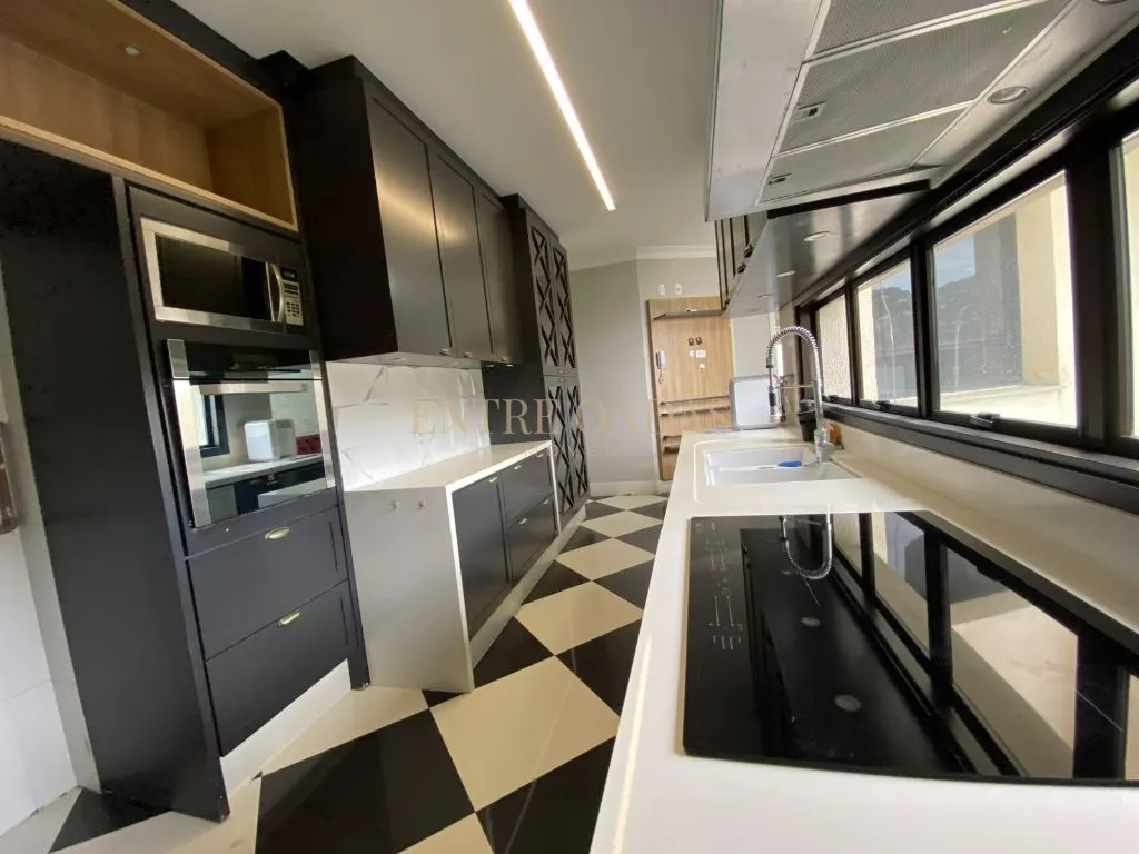 Вид на воду та 4 спальні: квартира 304 м² — photo 32