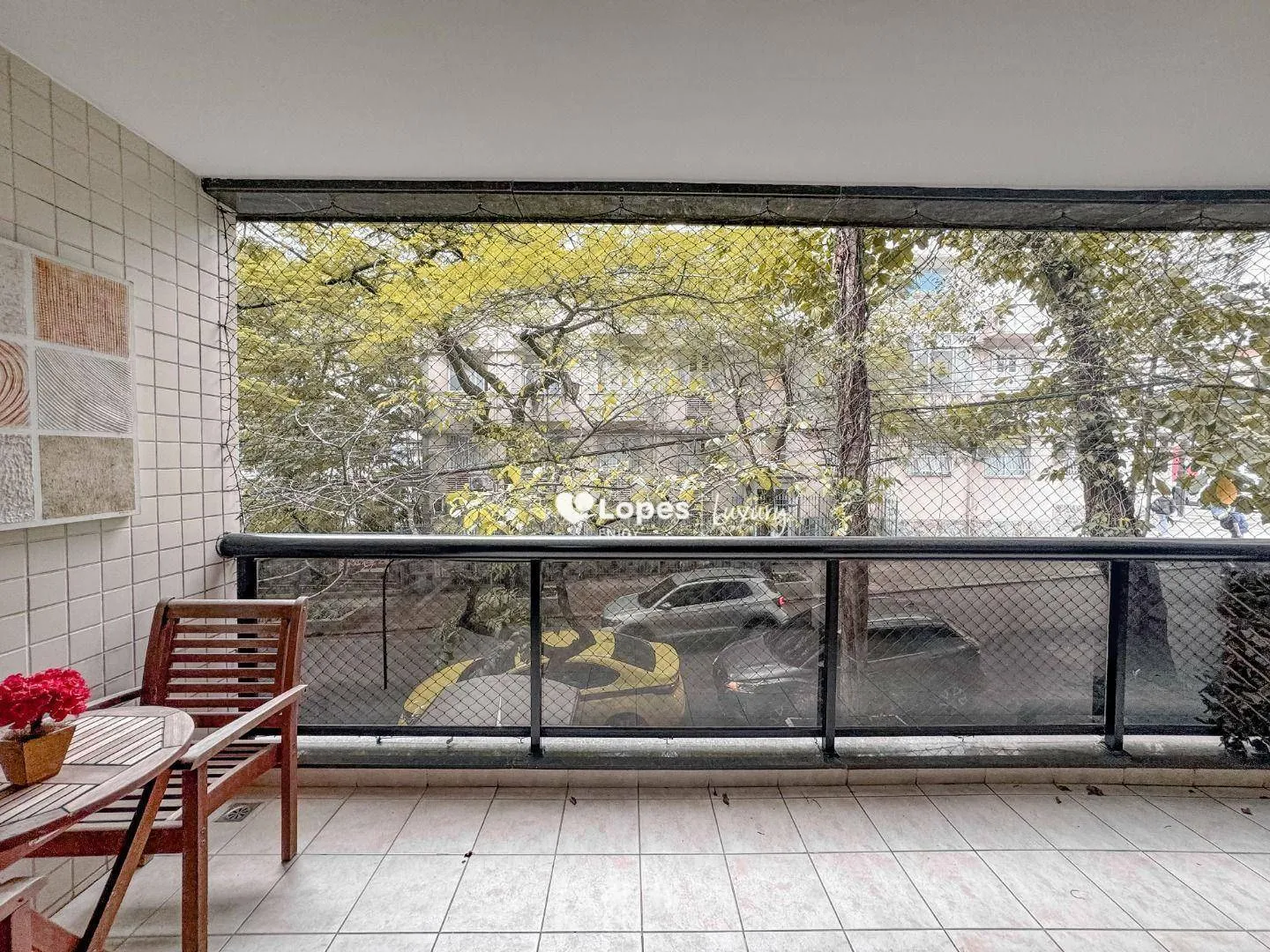 100 m² apartment with 3 bedrooms and a balcony — photo 4