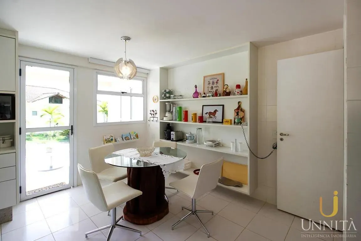 House, 450 m², with a mountain view — photo 12