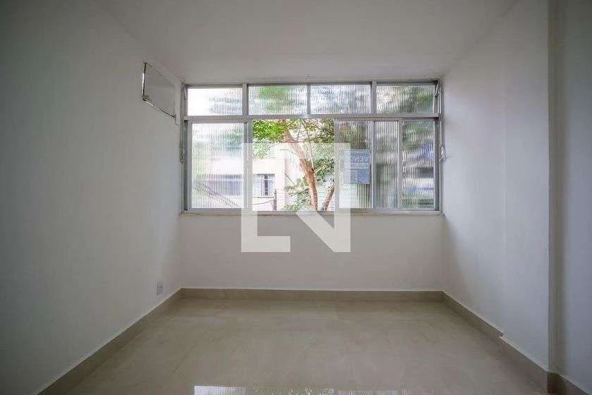 80 m² apartment with an open-plan kitchen and 2 bedrooms — photo 10