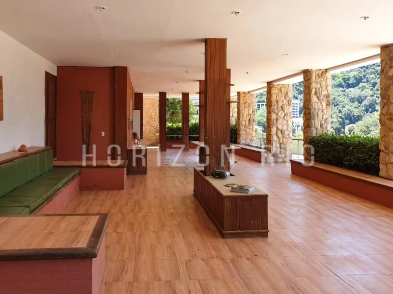 Furnished house, 800 m², with a bathtub — photo 49