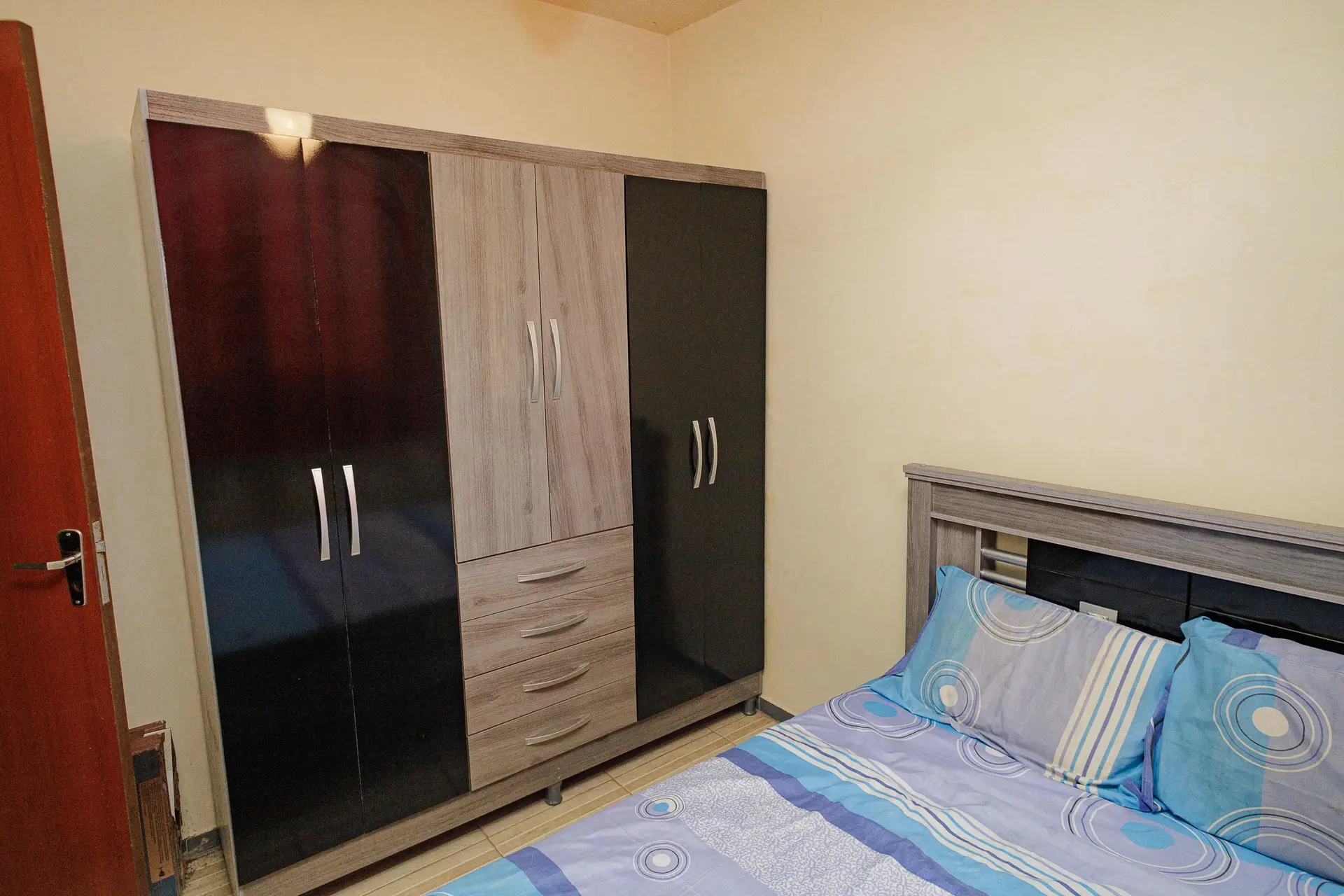 Furnished rental apartment with 2 bedrooms and 1 bath — photo 14