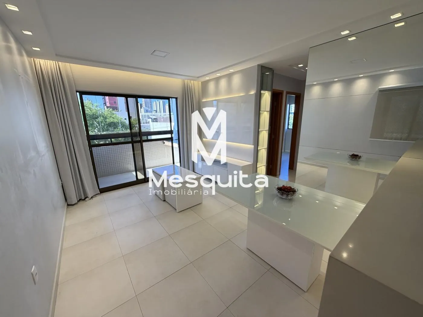 Apartamento de 2 quartos em condomínio com piscina — photo 2