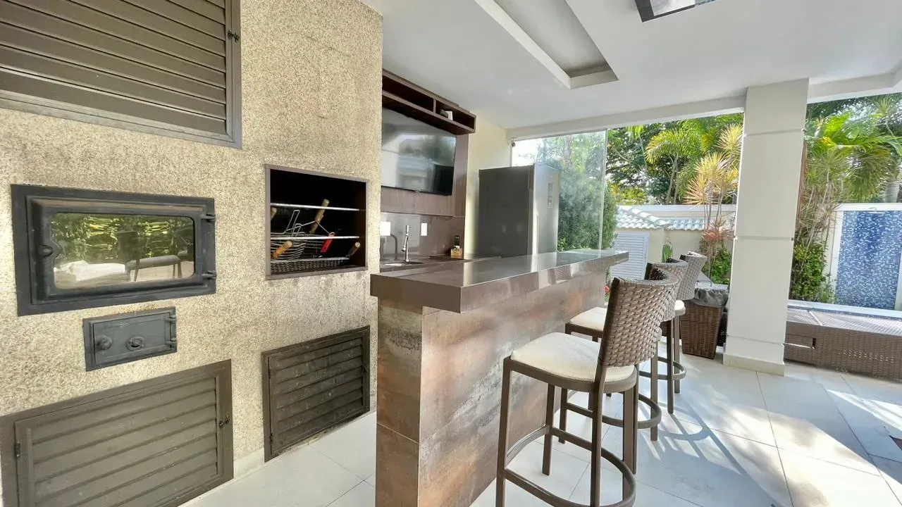 Triplex house with 4 bedrooms and fitted wardrobes — photo 26