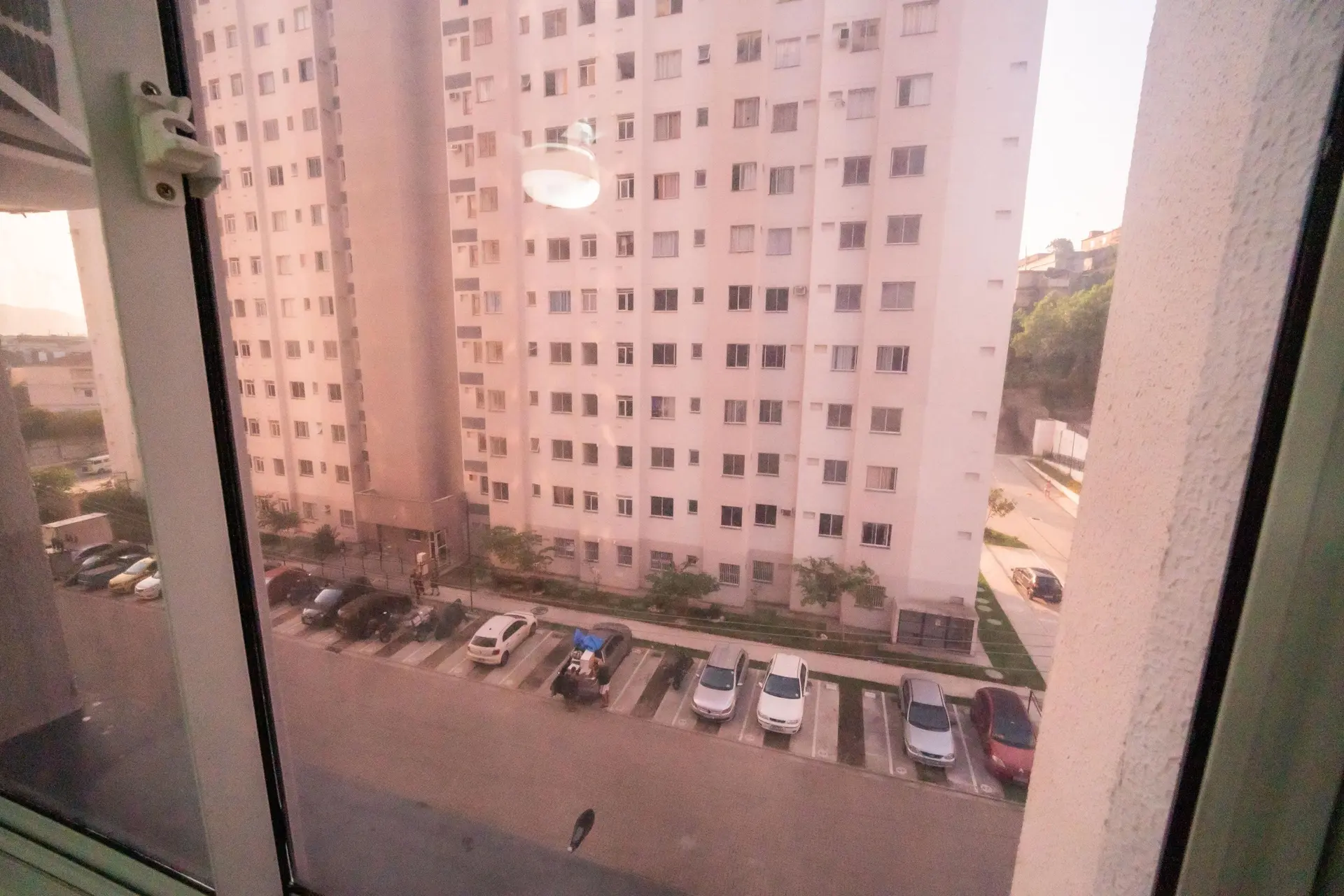 2-bedroom apartment in a building with a gym — photo 39