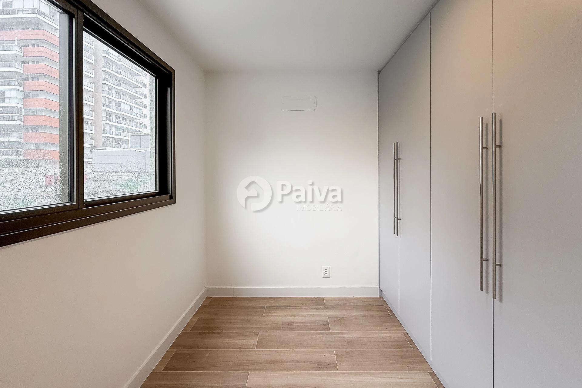 3-bedroom apartment with a grill on the balcony — photo 17