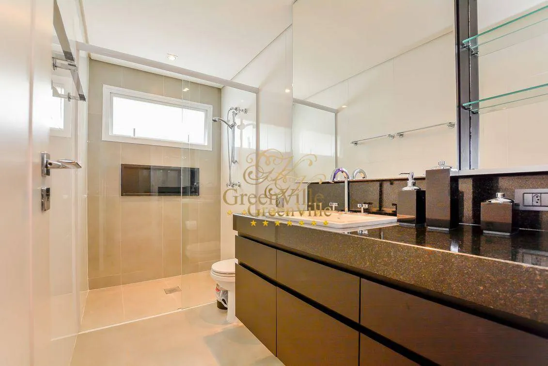 House with 4 en-suite bedrooms and private BBQ — photo 44