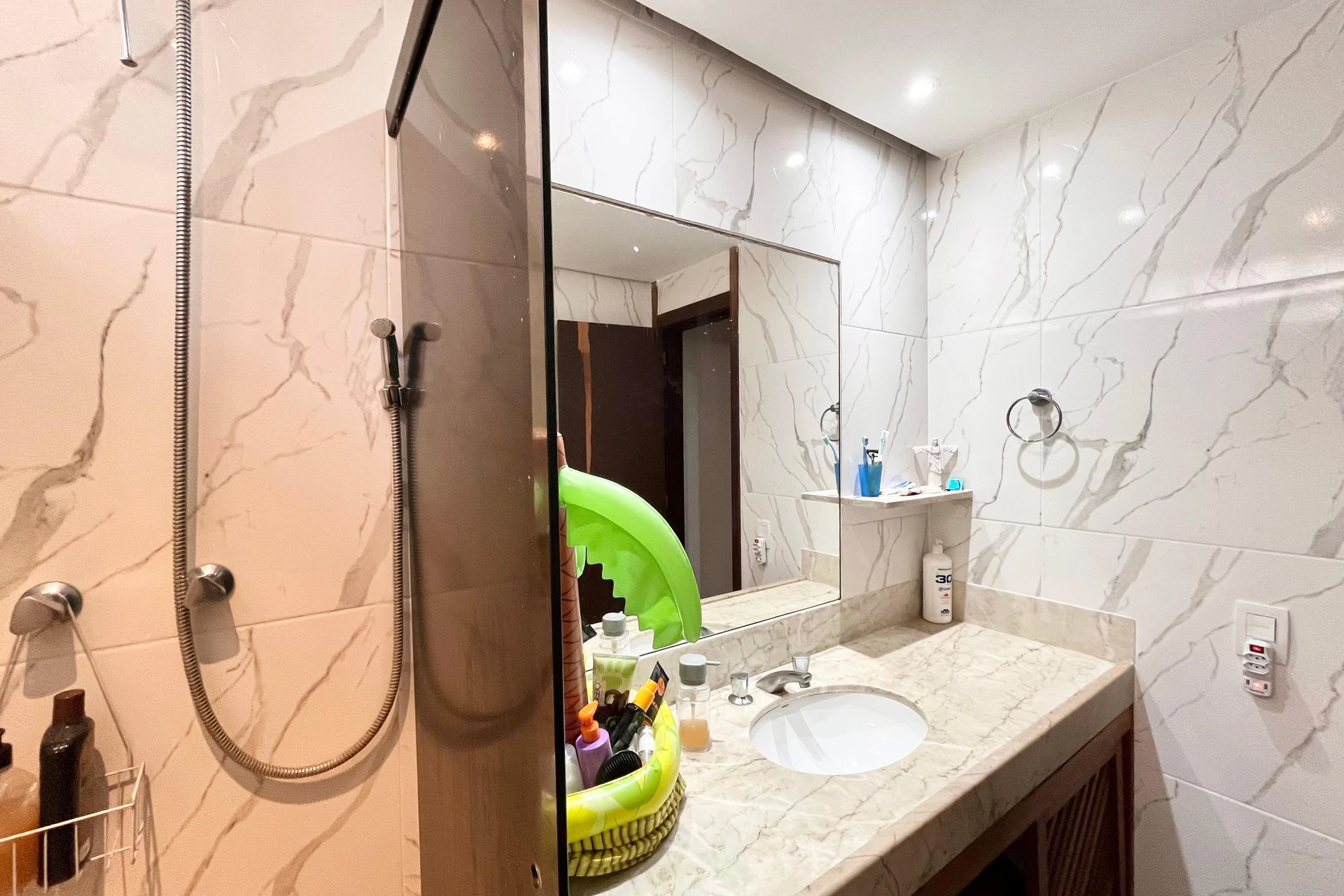 2-bedroom apartment with 1 bathroom and a balcony — photo 33