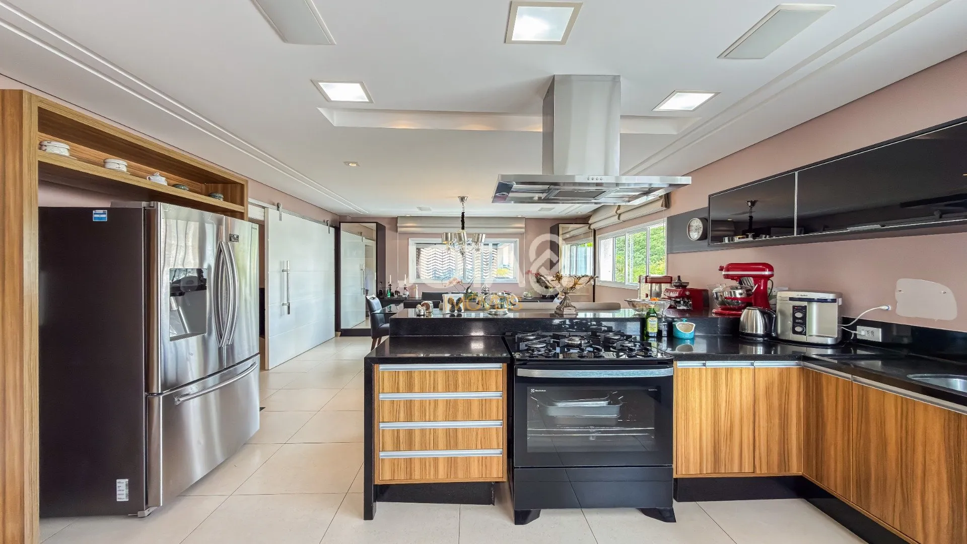 House with 3 en-suite bedrooms and private BBQ — photo 8