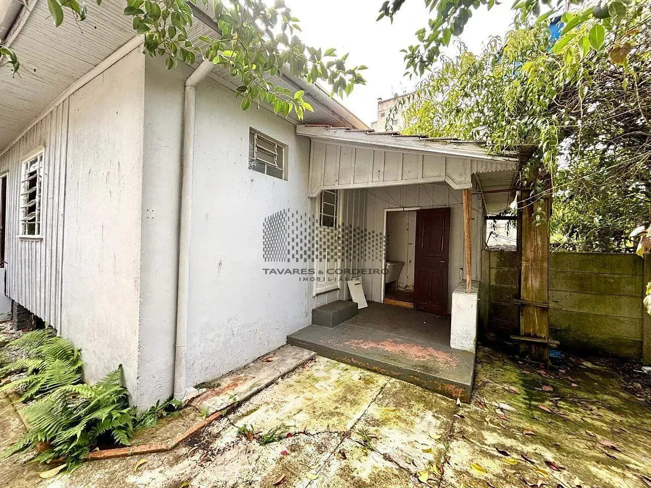 Wood or laminate floors in a 2-bedroom house, 60 m² — photo 16