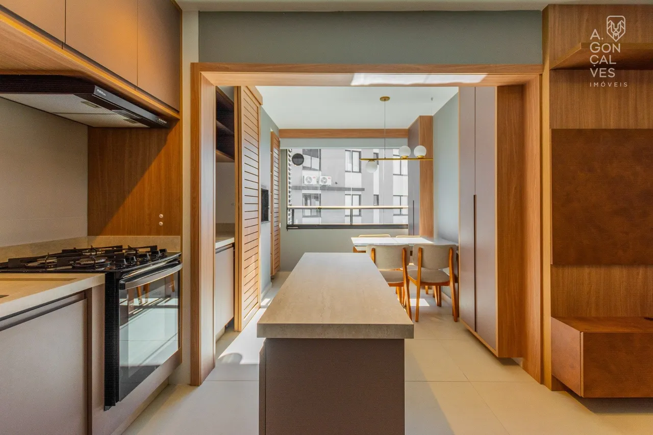 Apartamento com 83 m² e 2 quartos com cozinha integrada