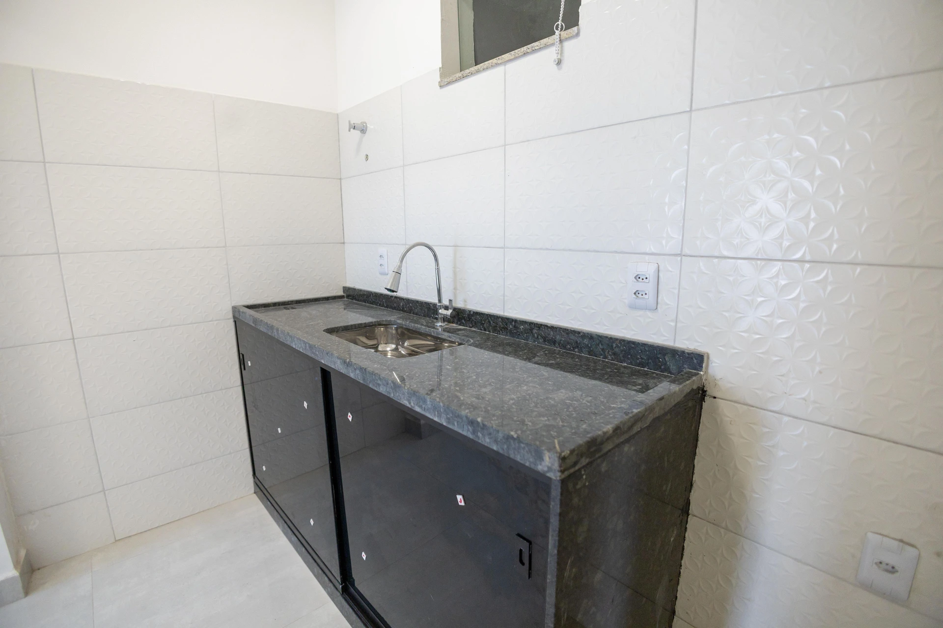2-bedroom house with a private BBQ — photo 16