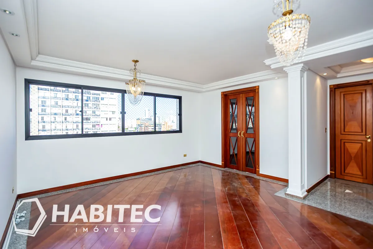 4-bedroom apartment with 5 bathrooms and a glass balcony
