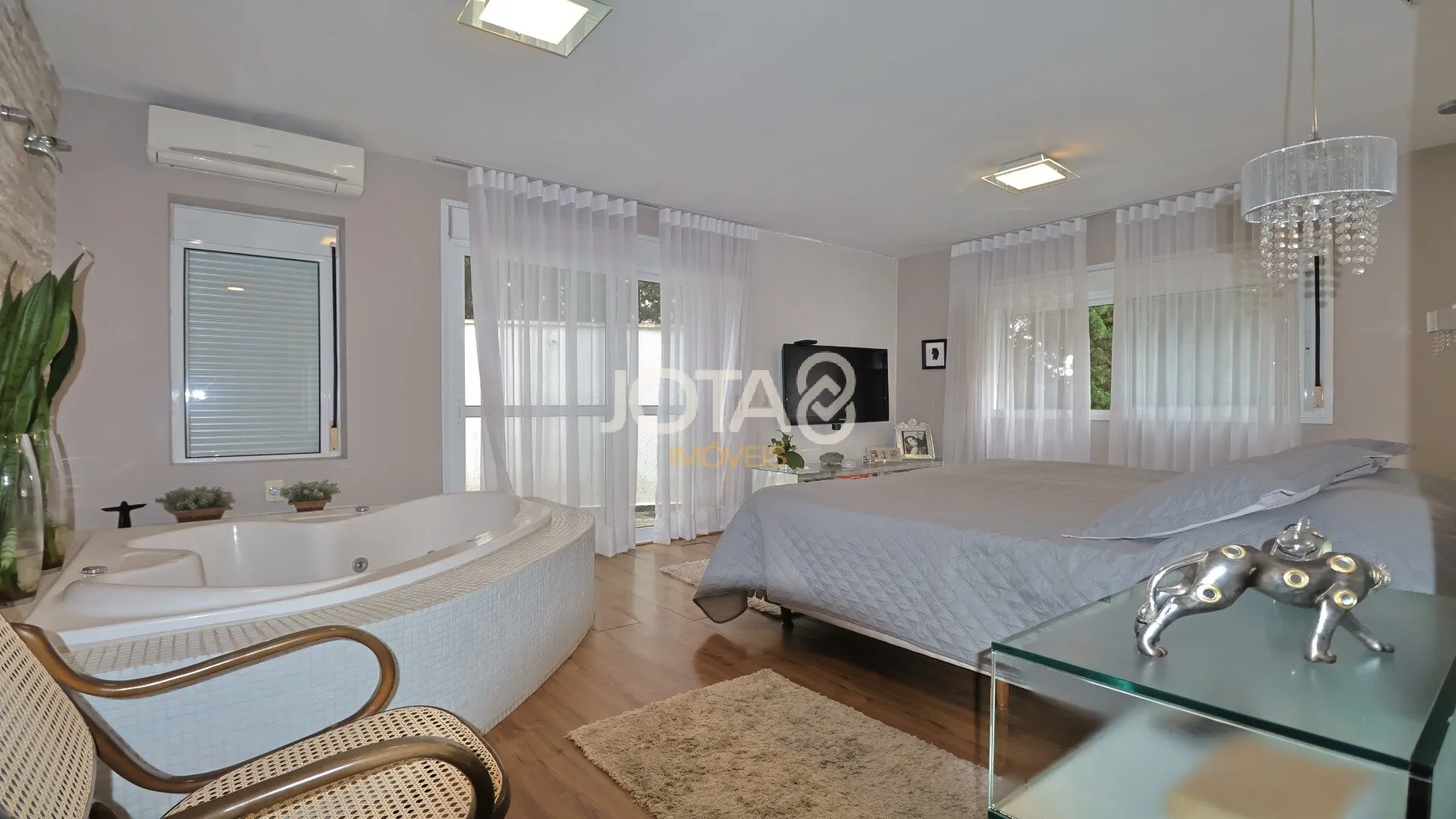 Furnished house with 4 bedrooms and open-plan kitchen — photo 25
