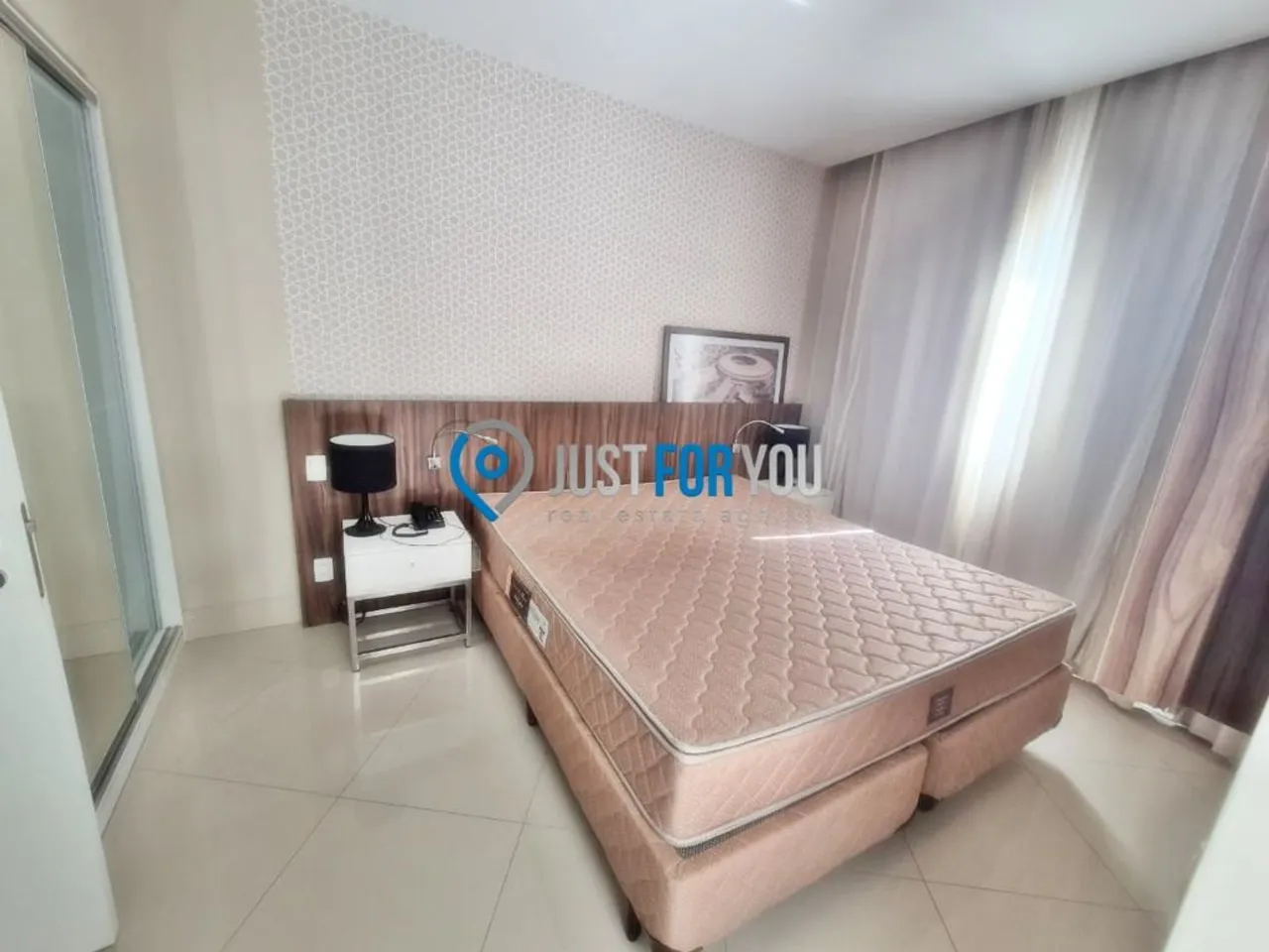 1-bedroom apartment with a balcony and 55 m² — photo 3