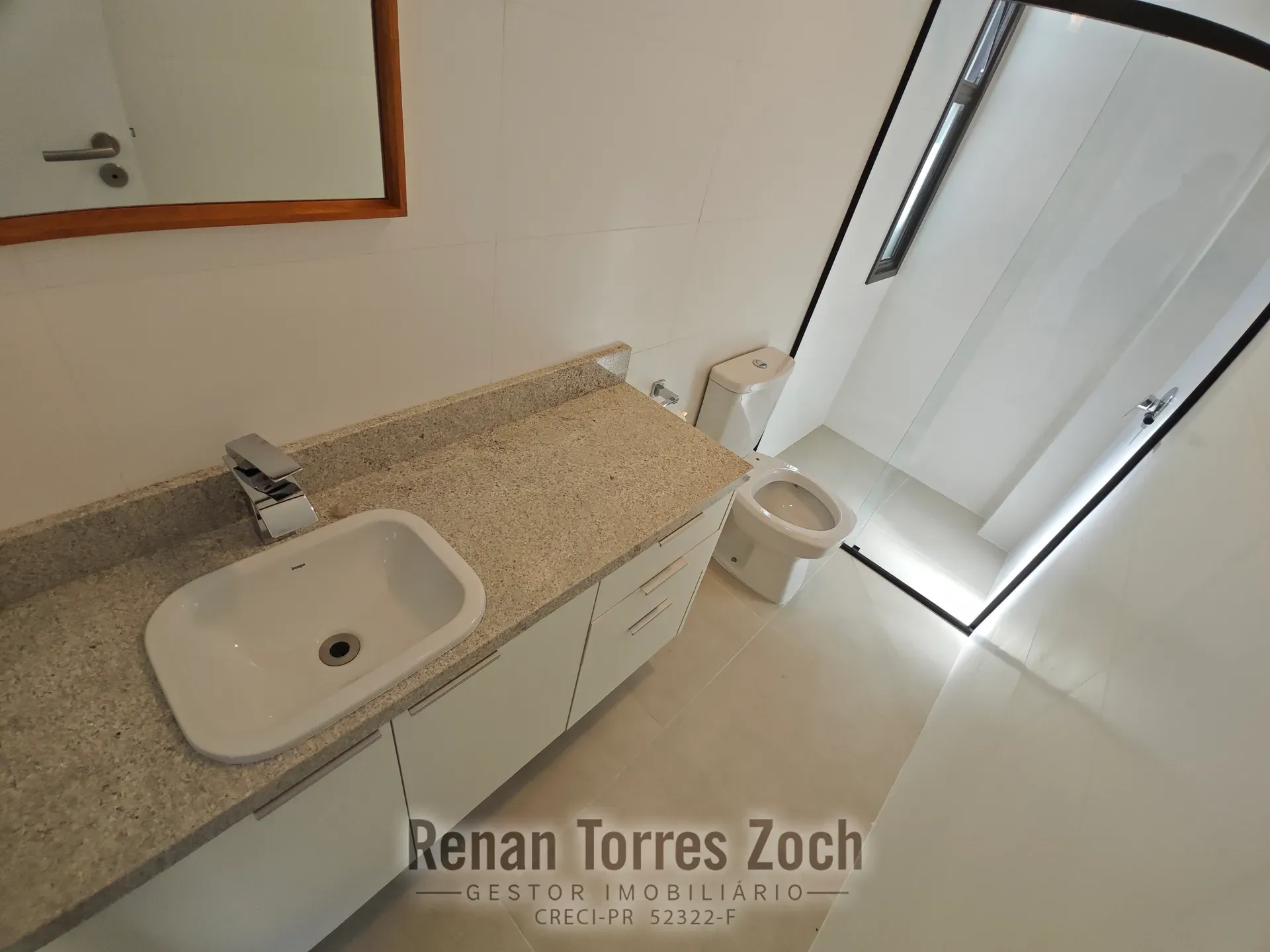 House, 121 m², with a walk-in closet