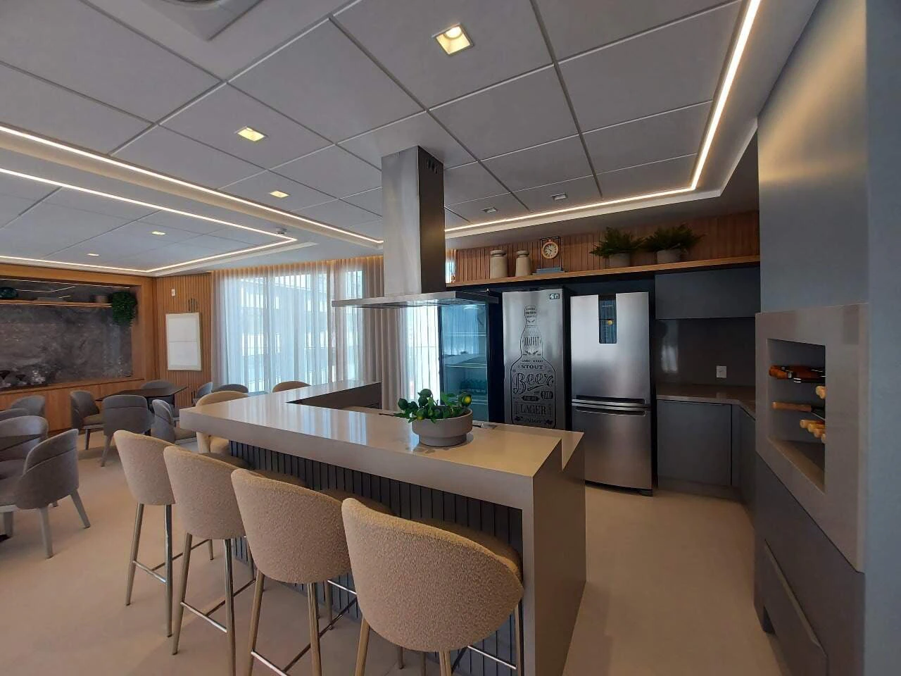 Floor-to-ceiling windows in a 2-bedroom apartment, 64 m² — photo 29