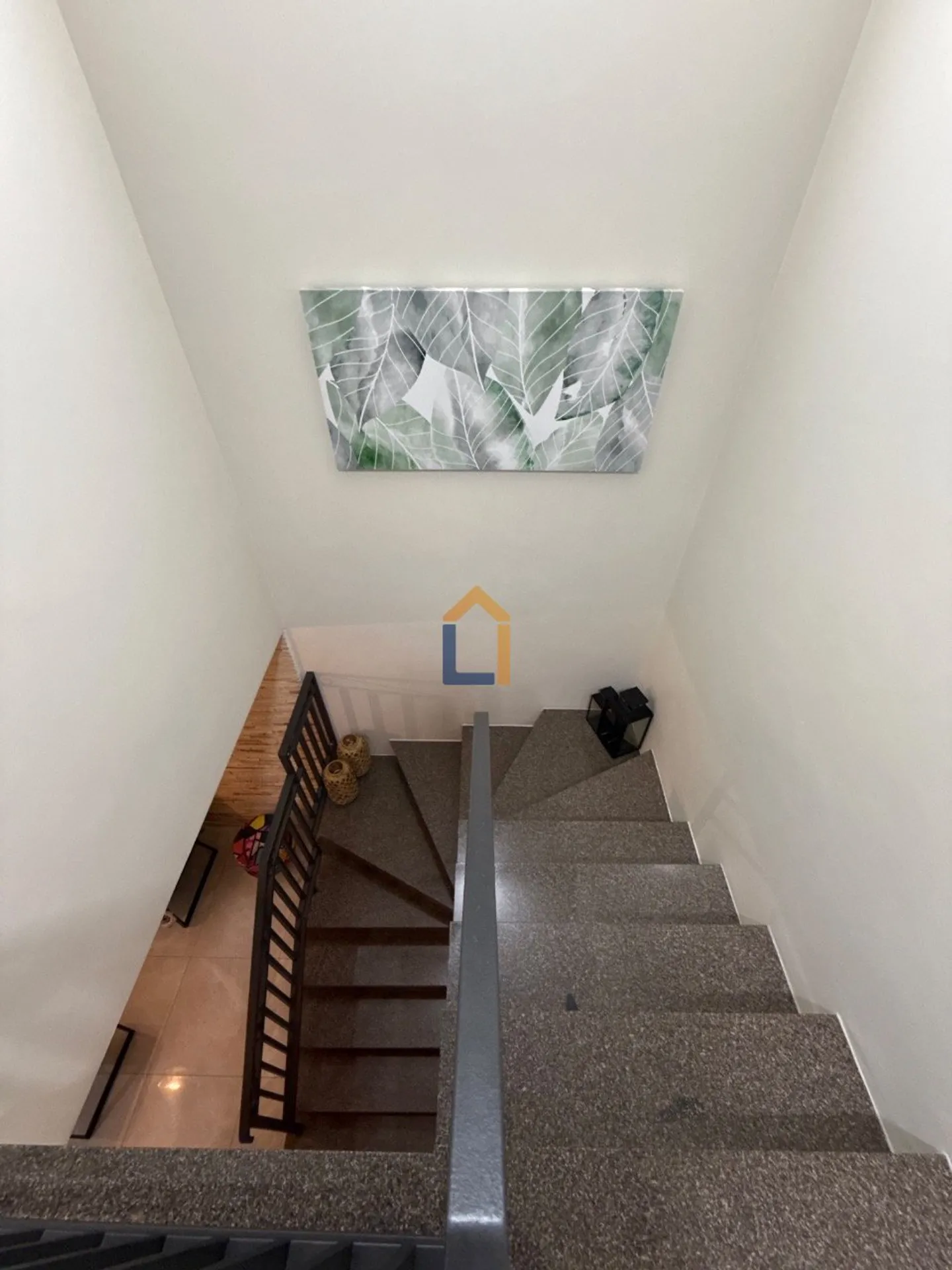 3-bedroom house with a home office — photo 3