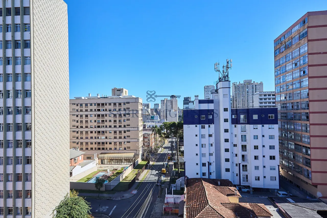 Unfurnished 94 m² apartment with balcony and air conditioning — photo 17