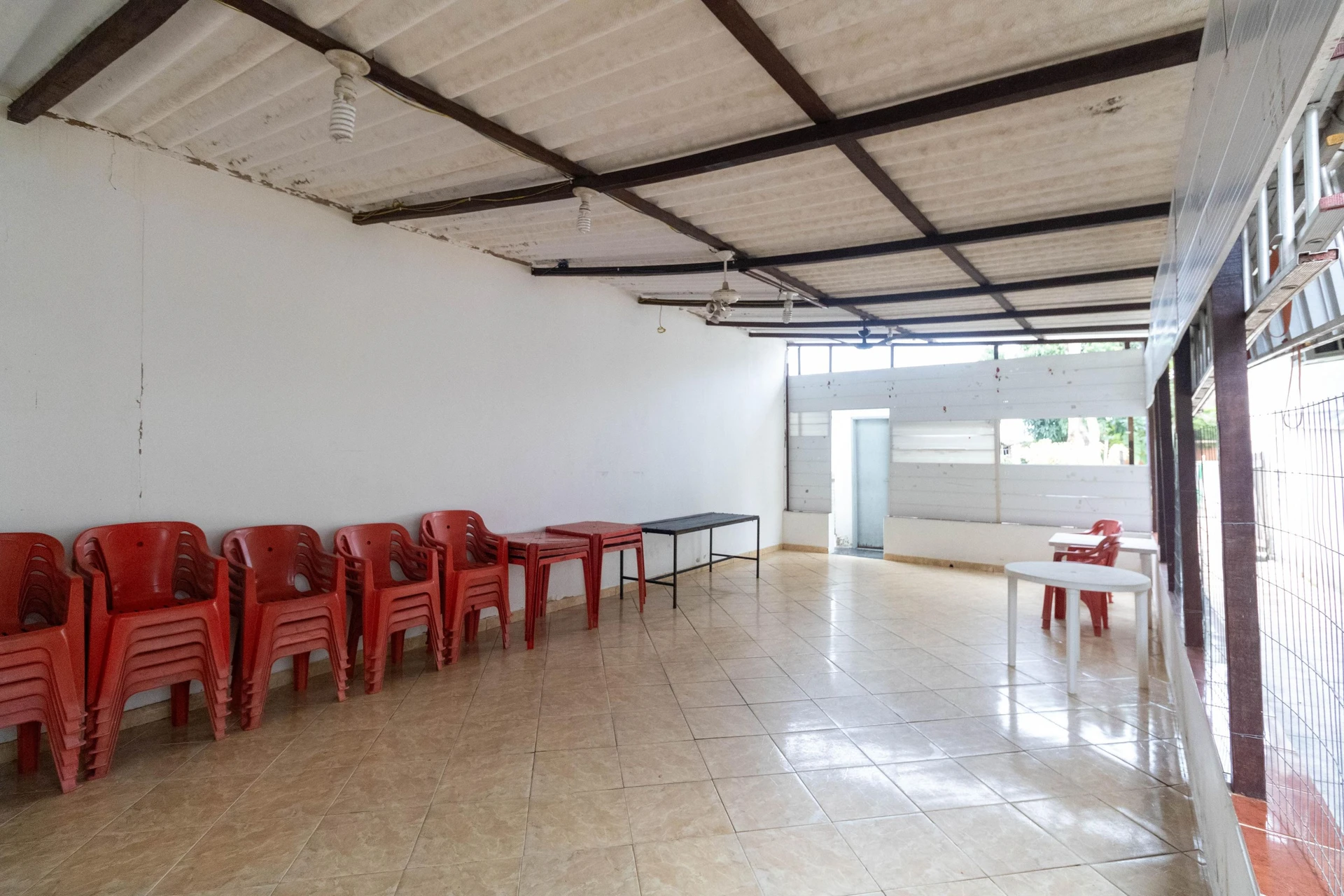 Casa amueblada con 6 dormitorios, 3 baños y jardín propio — photo 22