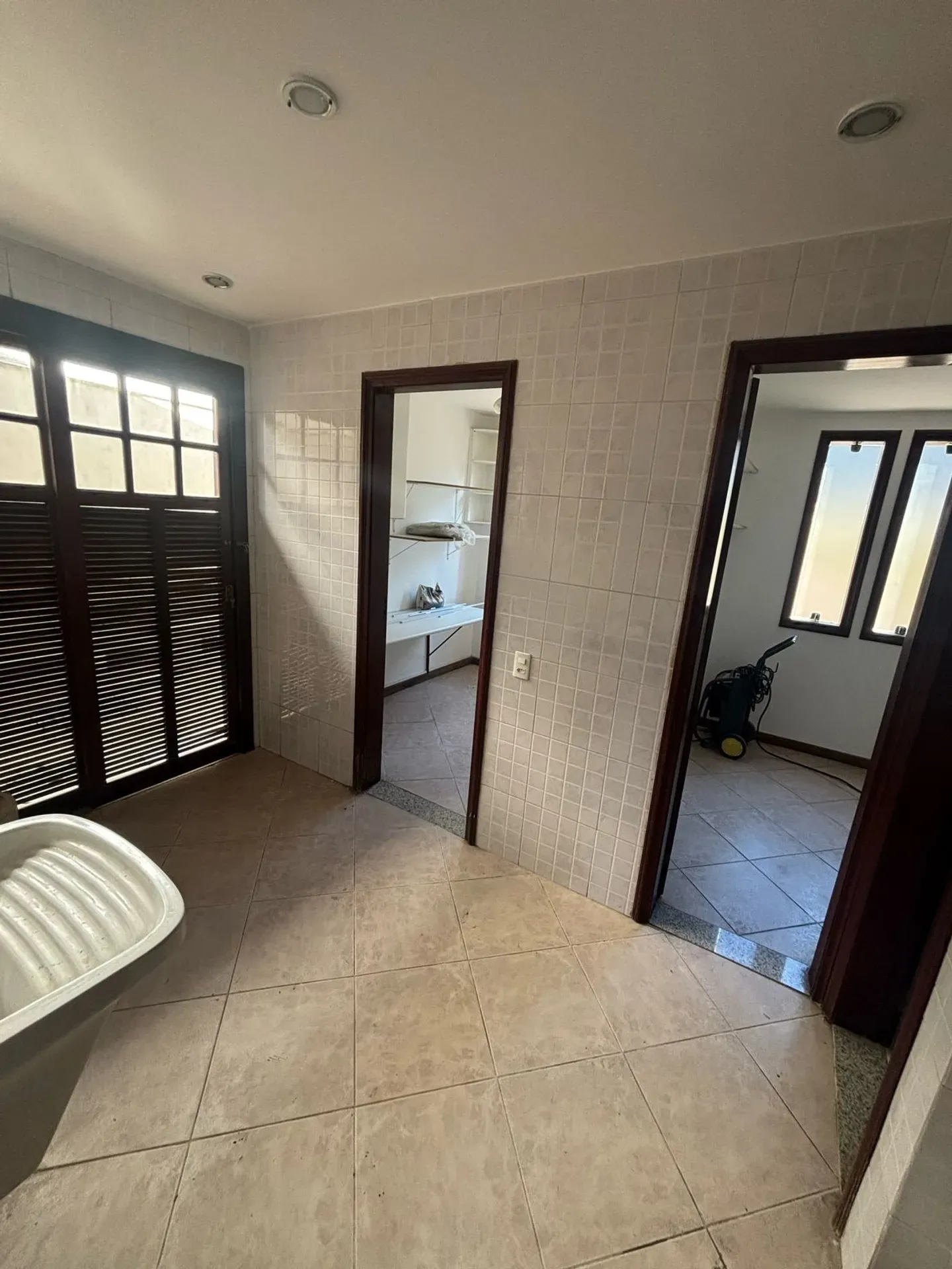 3-bedroom apartment with 5 bathrooms and a balcony — photo 27