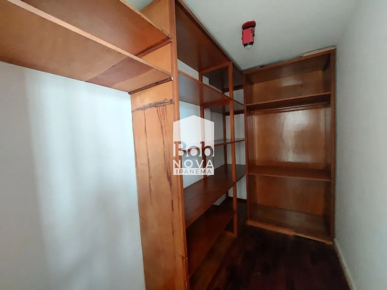 Unfurnished 161 m² apartment with a closed kitchen — photo 24
