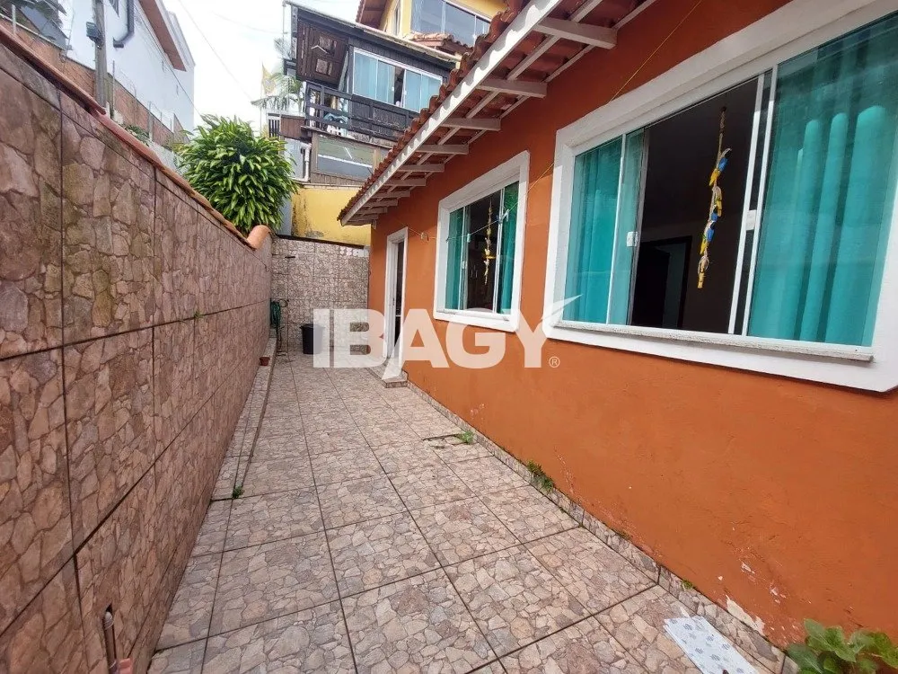 1-bedroom house with 1 bath and ceramic tile floor — photo 2