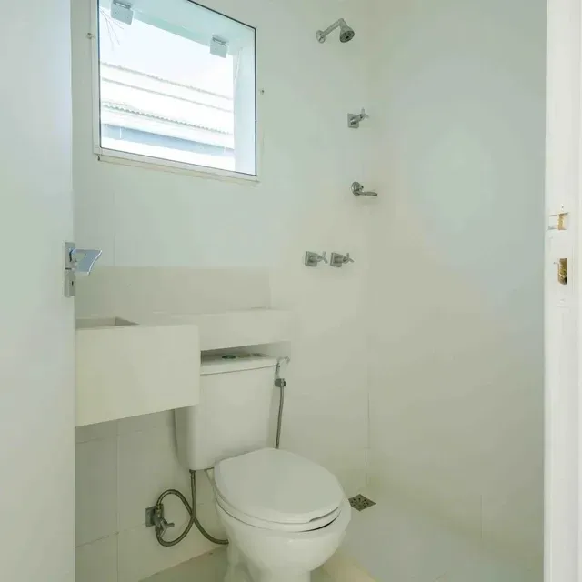Furnished house, 470 m², with a bathtub — photo 35