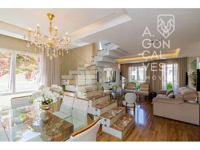 Casa de 160 m² com jardim e espaço de home office