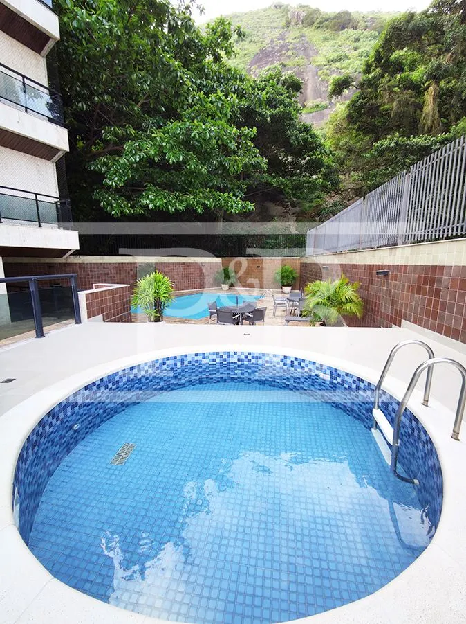 Furnished apartment, 230 m², with a bathtub — photo 39