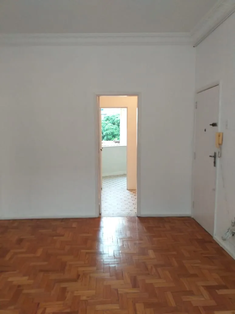 One-bedroom apartment with a mountain view — photo 8
