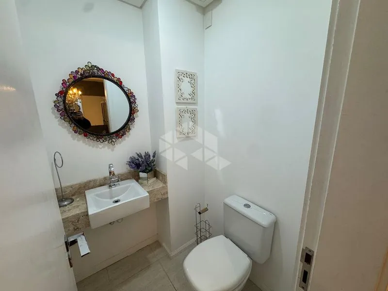 Furnished apartment, 150 m², with a glass-enclosed balcony — photo 23