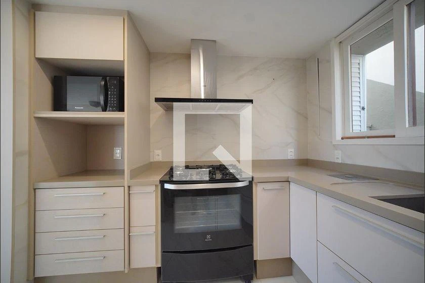 Furnished 4-bedroom house with 300 m² and 2 suites — photo 34