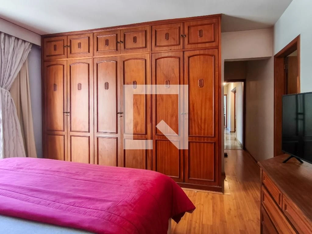 Furnished 4-bedroom apartment with balcony — photo 103