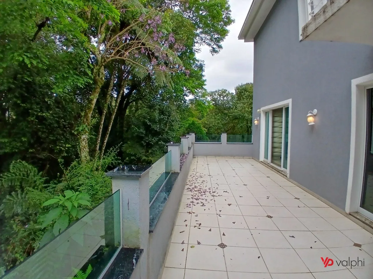 4-bedroom house with a grill on the balcony — photo 25