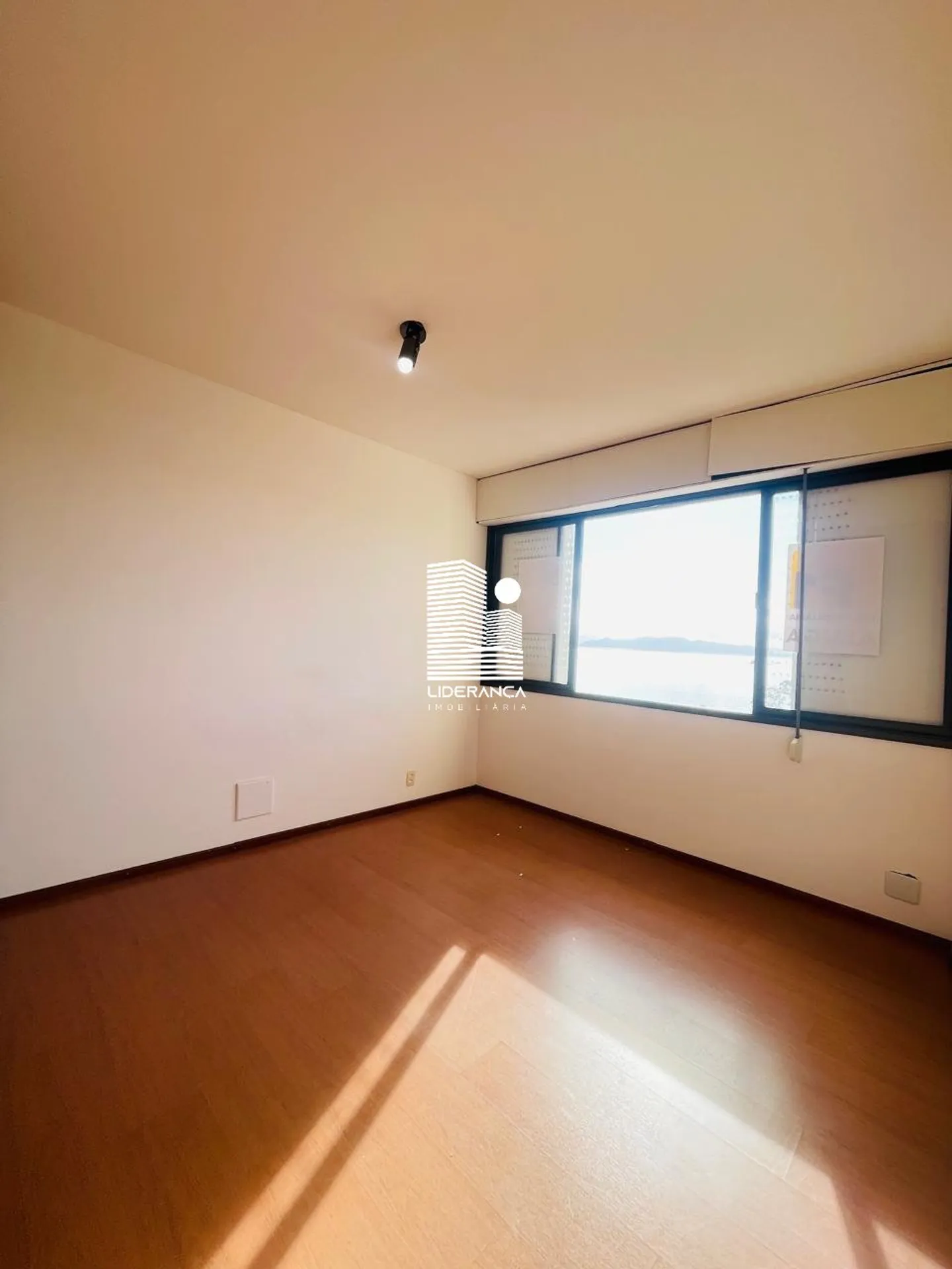 350 m² apartment with 3 en-suite bedrooms and 3 parking — photo 12