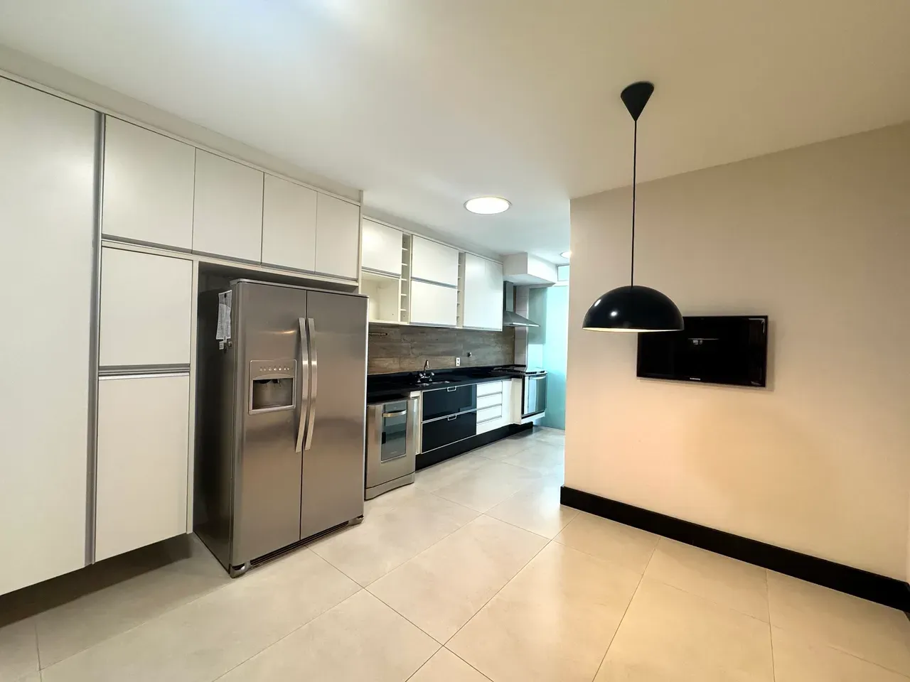 Unfurnished apartment with 4 bedrooms and 5 baths — photo 35