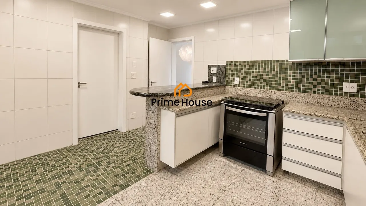 Furnished house with 4 bedrooms and 250 m² balcony — photo 4