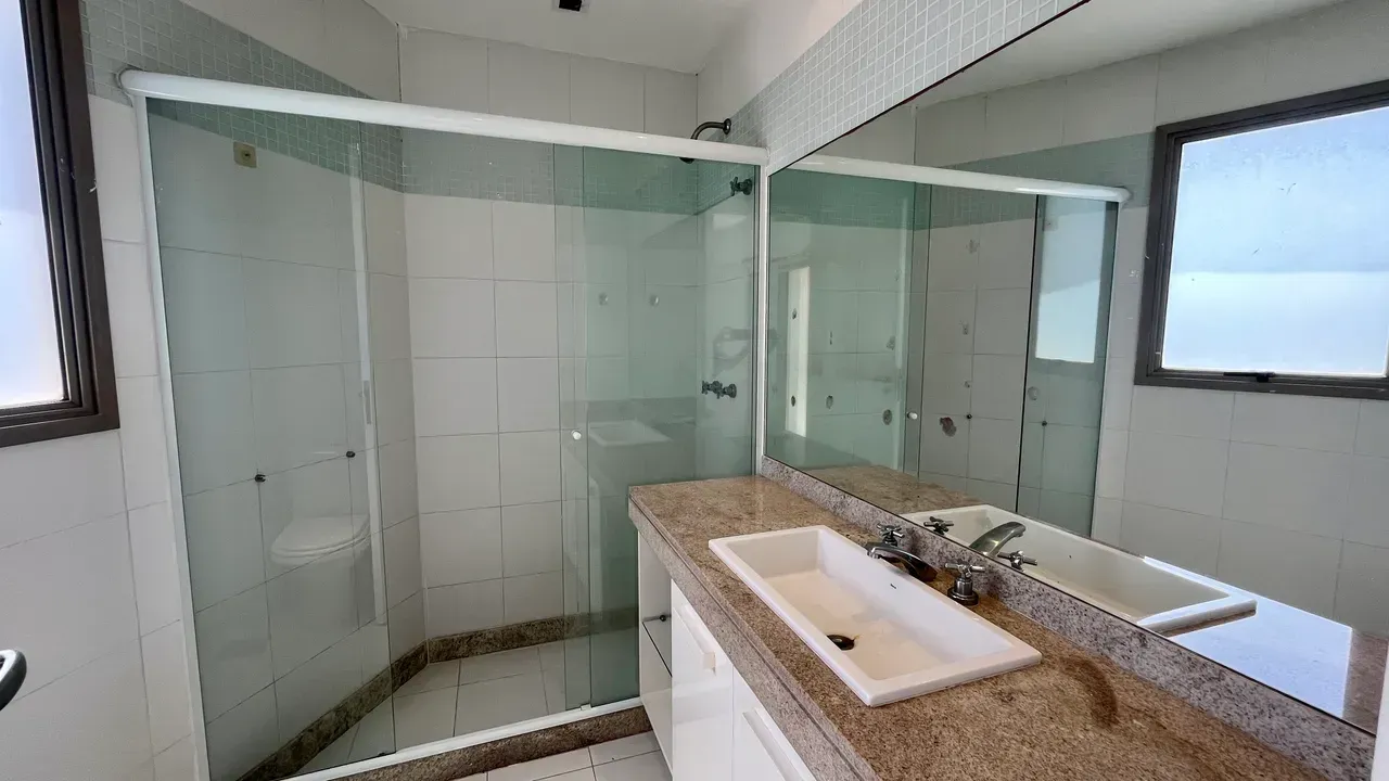 Rental apartment with 4 bedrooms and enclosed balcony — photo 9