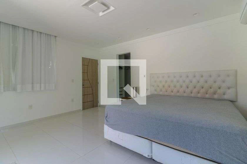 Condominium house with 5 bedrooms and 4 bathrooms — photo 11