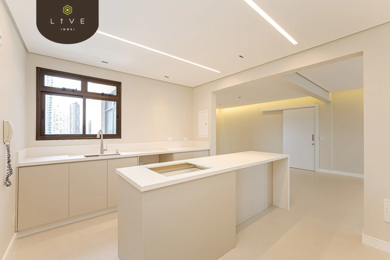 3-bedroom apartment with glazed balcony and private BBQ — photo 18