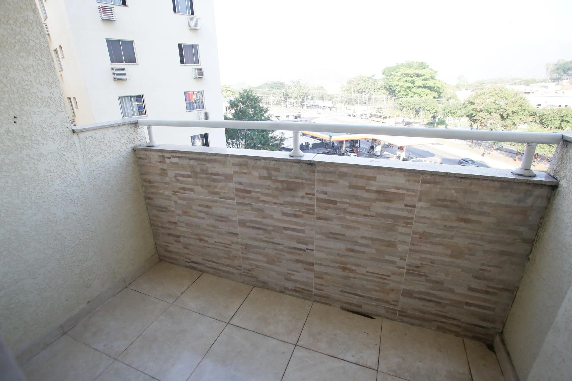 2-bedroom apartment with a mountain view — photo 20