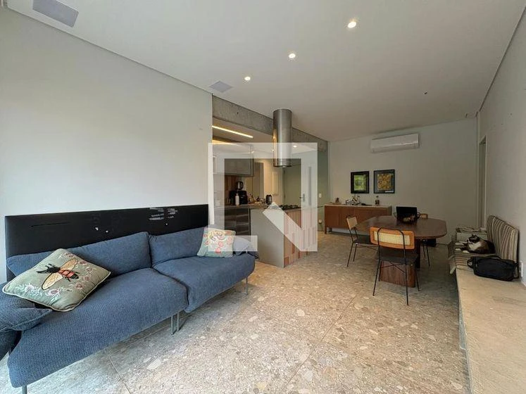 2-bedroom apartment with a glass-enclosed balcony — photo 8