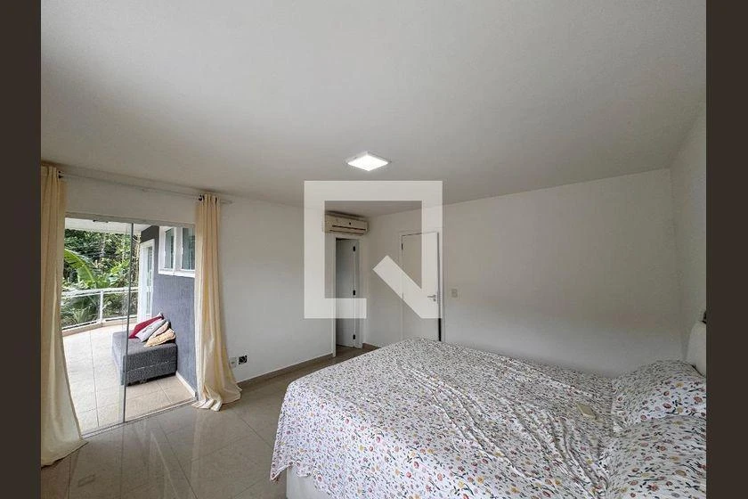 Casa em condomínio com 6 quartos e 6 banheiros — photo 42