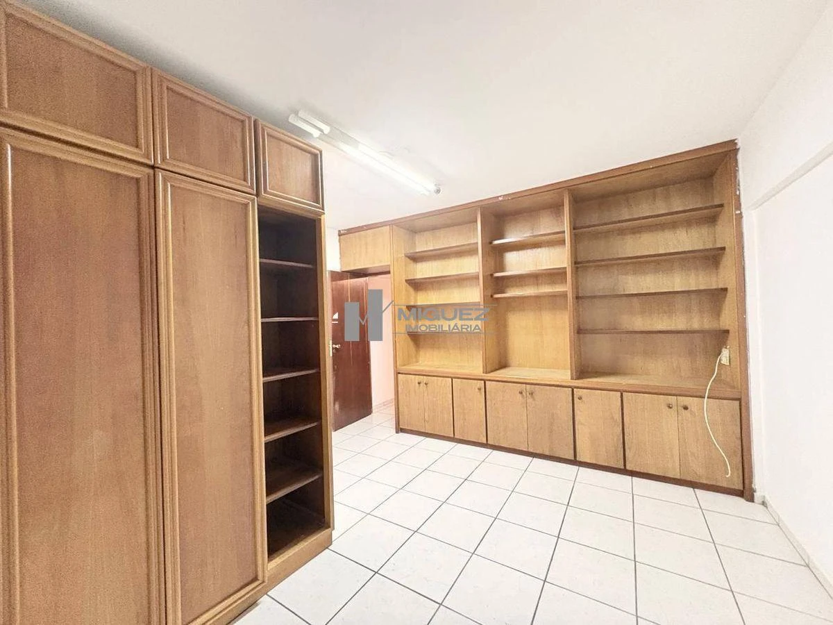 273 m² triplex house with 3 parking spaces and 5 baths — photo 32