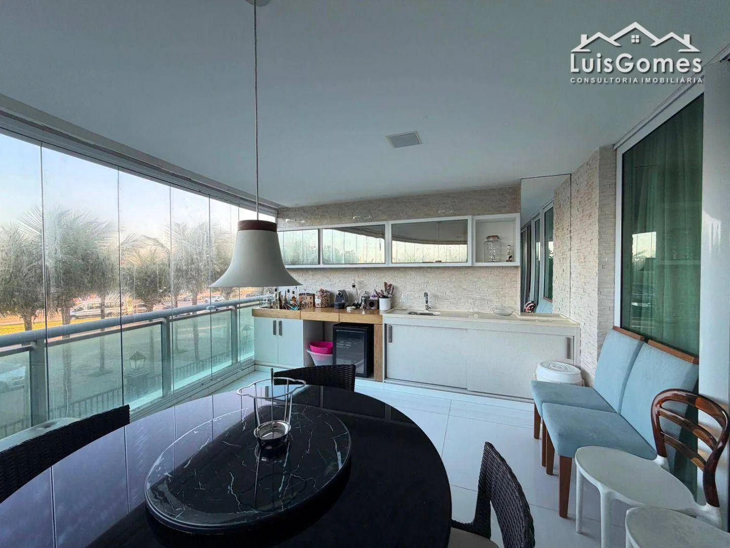 Furnished apartment with 4 bedrooms and 5 bathrooms — photo 4