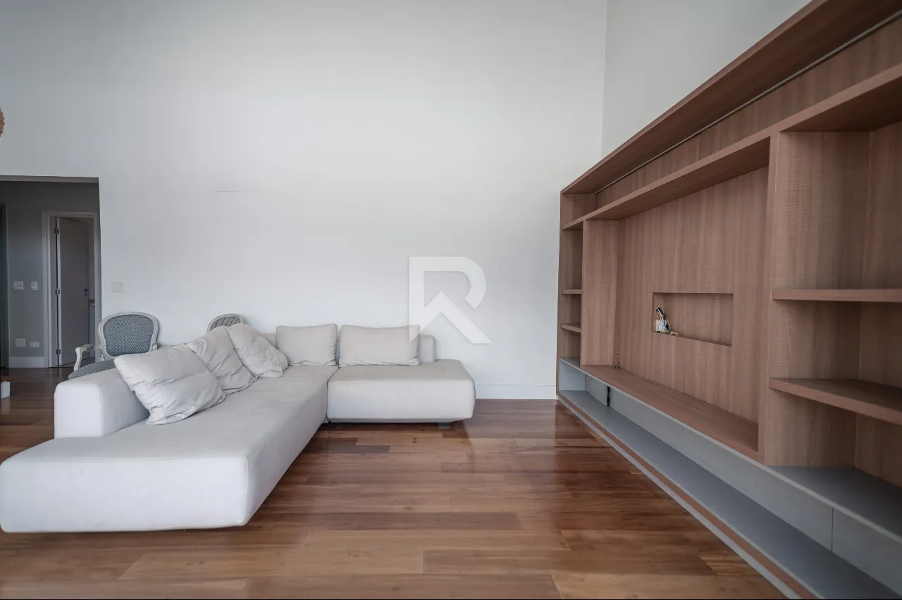 Apartamento de 231 m² com 4 quartos e 5 banheiros — photo 4